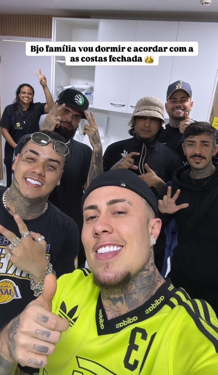 MC Daniel toma anestesia para fazer nova tatuagem • Instagram/MC Daniel
