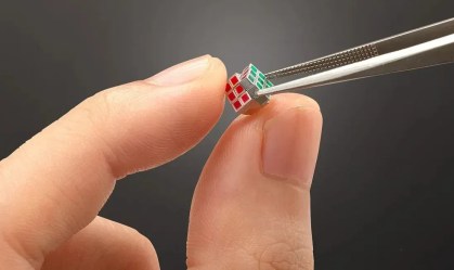 Conheça o menor cubo mágico do mundo