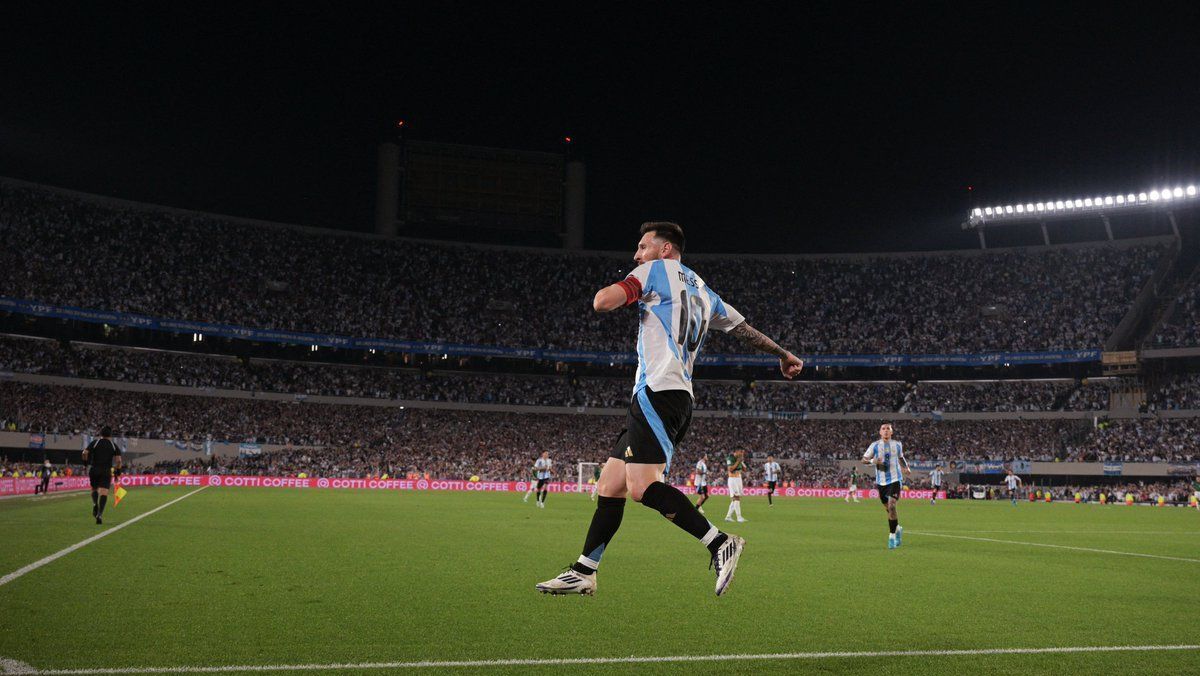 Lionel Messi marcou o primeiro gol da goleada Argentina