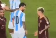 Vídeo flagra discussão entre Messi e Soteldo e tapa de jogador do Grêmio