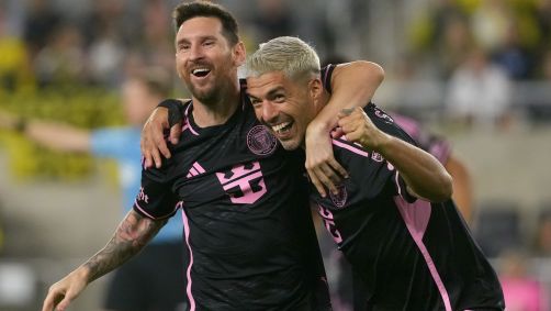 Messi e Suárez comemoram gol do Inter Miami na vitória sobre o Columbus Crew