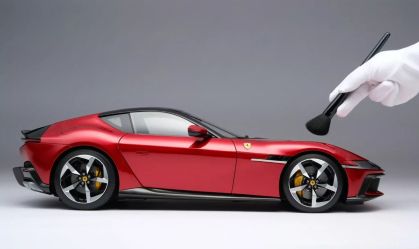 A miniatura é tão idêntica que pode ser confundida com o carro real