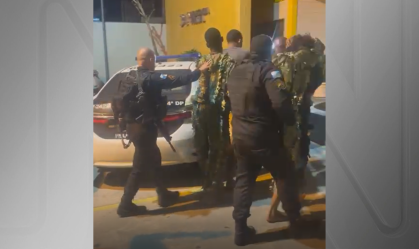 Polícia prende suspeitos que se camuflavam para invadir comunidade no Rio