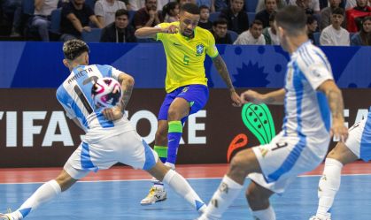 Futsal: após derrota na final, jogador argentino critica atitude de brasileiro