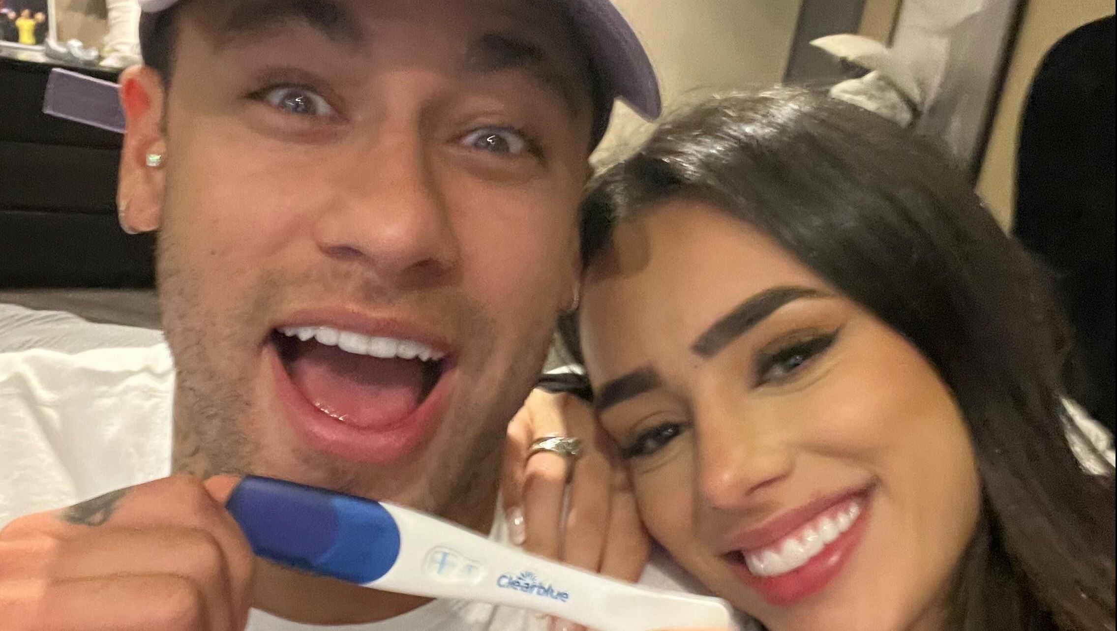 Neymar e Brunca Biancardi após descobrirem gravidez