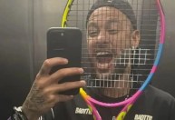 Neymar assiste a jogo de tênis e troca presentes com Nadal e Alcaraz
