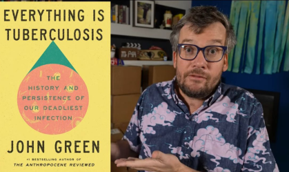 John Green anuncia lançamento de novo livro sobre tuberculose; saiba mais