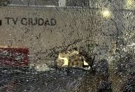 Ônibus da delegação do Botafogo é apedrejado antes do duelo contra o Peñarol