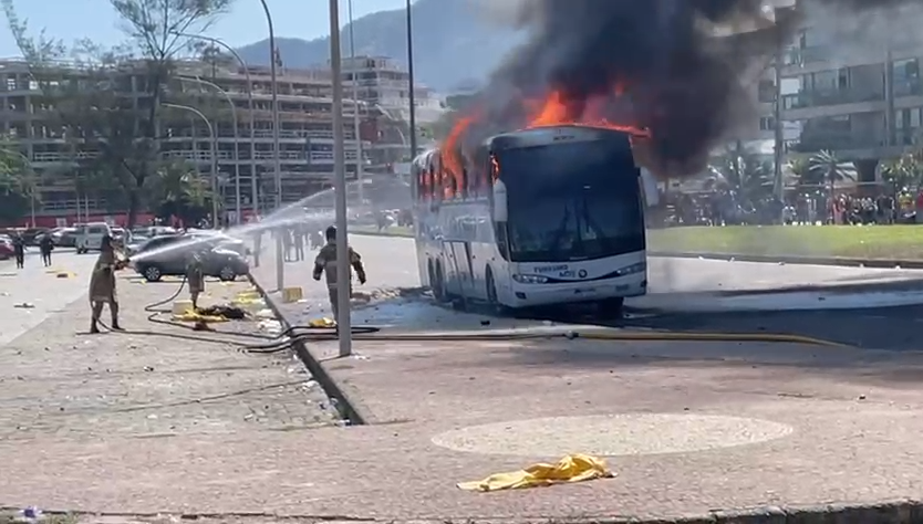 onibus queimado