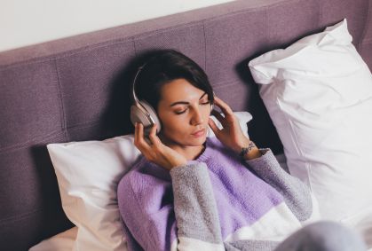 Ouvir 30 minutos de música pode aliviar ansiedade, diz estudo