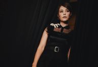 Paolla Oliveira se transforma em Wandinha e brinca: "Me identifico com ela"