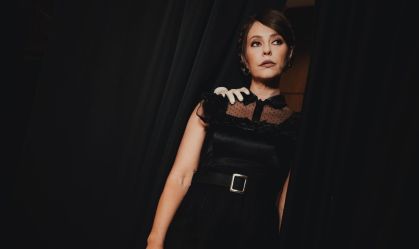 Em clima de Halloween, Paolla Oliveira se fantasia de Wandinha