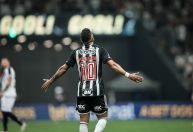 Rumo ao Palmeiras, Paulinho se despede do Atlético-MG