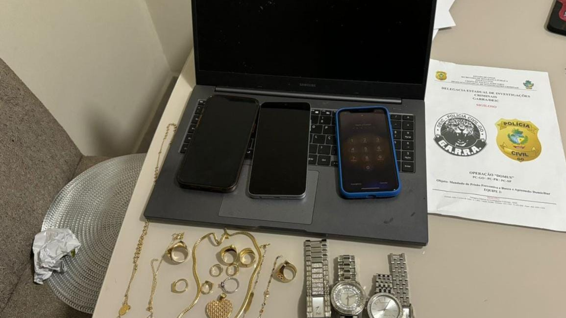 Polícia prende quadrilha especializada em roubo e furto em condomínio de luxo