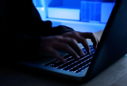 IA deve acelerar ataques cibernéticos, alertam OpenAI e Anthropic
