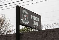 Mulher é indiciada por furtar R$ 35 mil de caixa de sapato do avô
