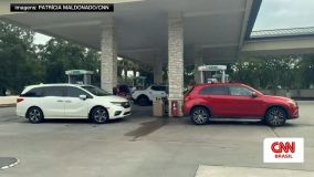 Postos de combustível na Flórida antes da chegada do Furacão Milton