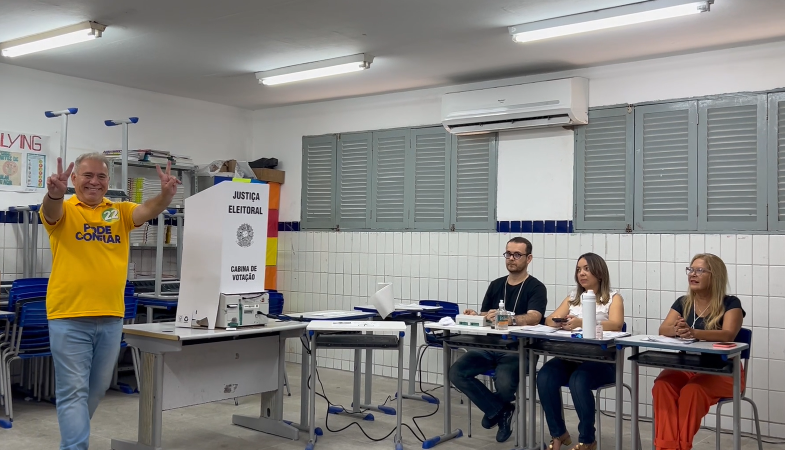 Candidato à Prefeitura de João Pessoa, Marcelo Queiroga (PL) vota neste domingo (27). • Reprodução