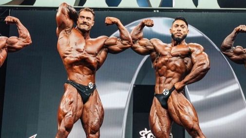 Chris Bumstead e Ramon Dino no Mr. Olympia 2023