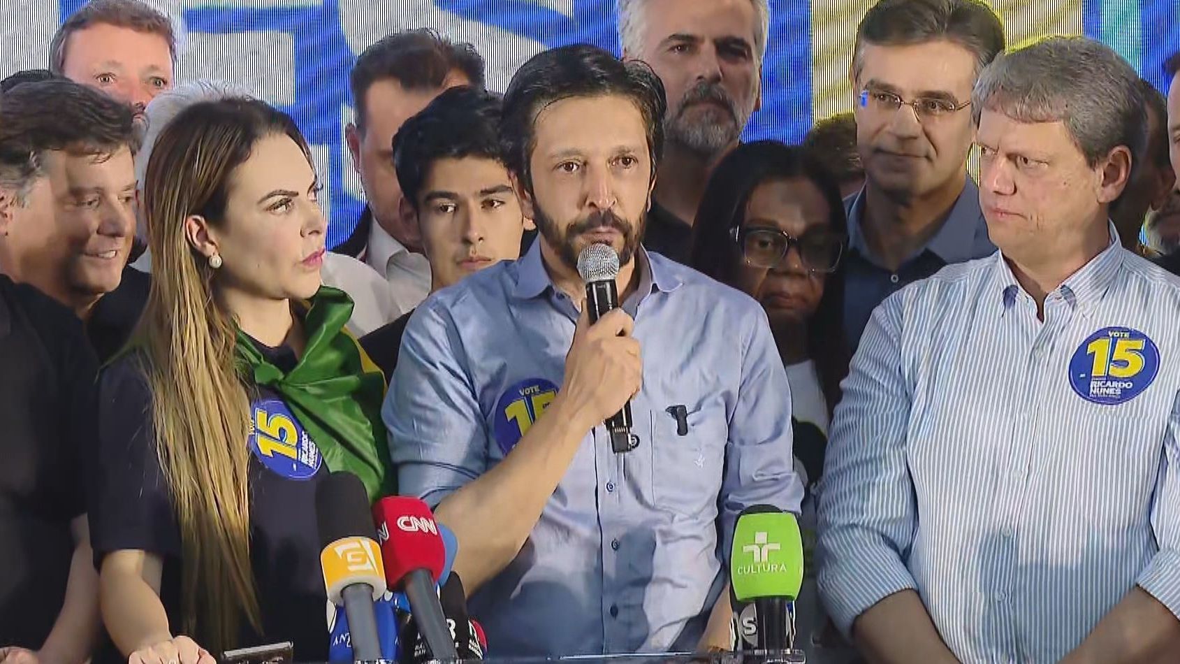 Ricardo Nunes (MDB) discursa após apuração o colocar no segundo turno em São Paulo