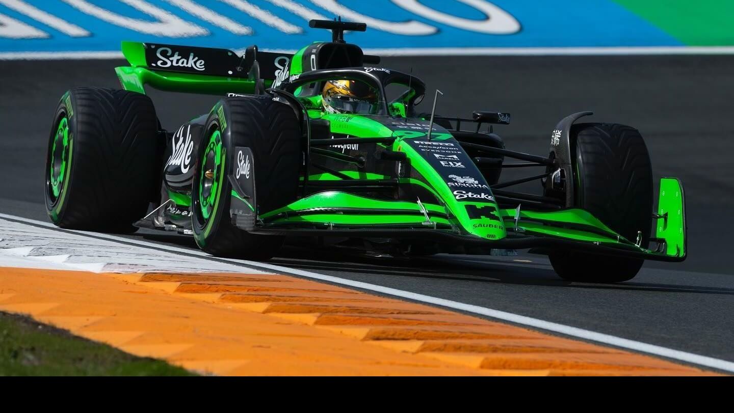 Robert Shwartzman, piloto israelense, com um carro da Sauber de Fórmula 1