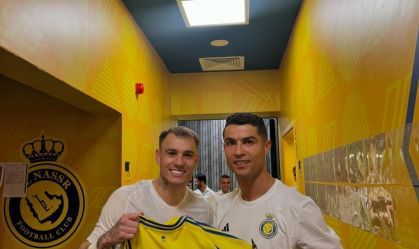 Róger Guedes e Cristiano Ronaldo