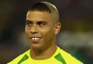 Neymar e Ronaldo se arrependem dos cortes moicano e “Cascão”