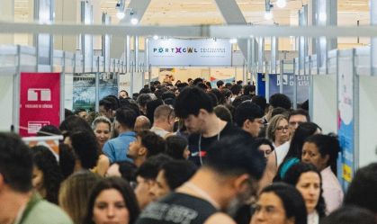 Feira gratuita de intercâmbio reúne instituições de 12 países