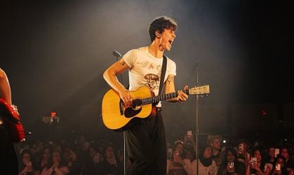 Shawn Mendes prestou um tributo a Liam Payne durante o show de sexta-feira (18) em Nova York