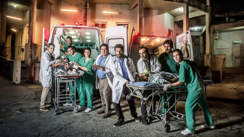Ao longo de cinco temporadas, a série brasileira relata os dramas e dilemas da equipe de emergência de um hospital público