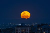 Primeira superlua do ano acontece nesta terça (7); saiba mais