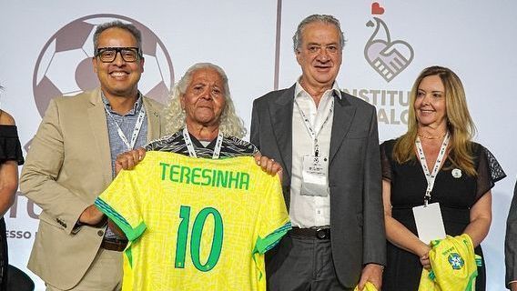 Teresinha, torcedora ilustre do Atlético-MG, é homenageada no Futcon & ESG