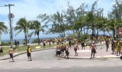 Torcedores do Peñarol se envolveram em tumulto na praia do Rio