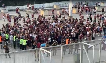 Torcida do Lanús em Belo Horizonte
