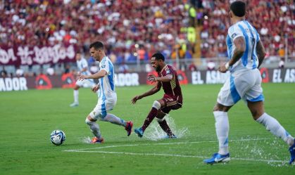 Lance de Venezuela x Argentina pelas Eliminatórias