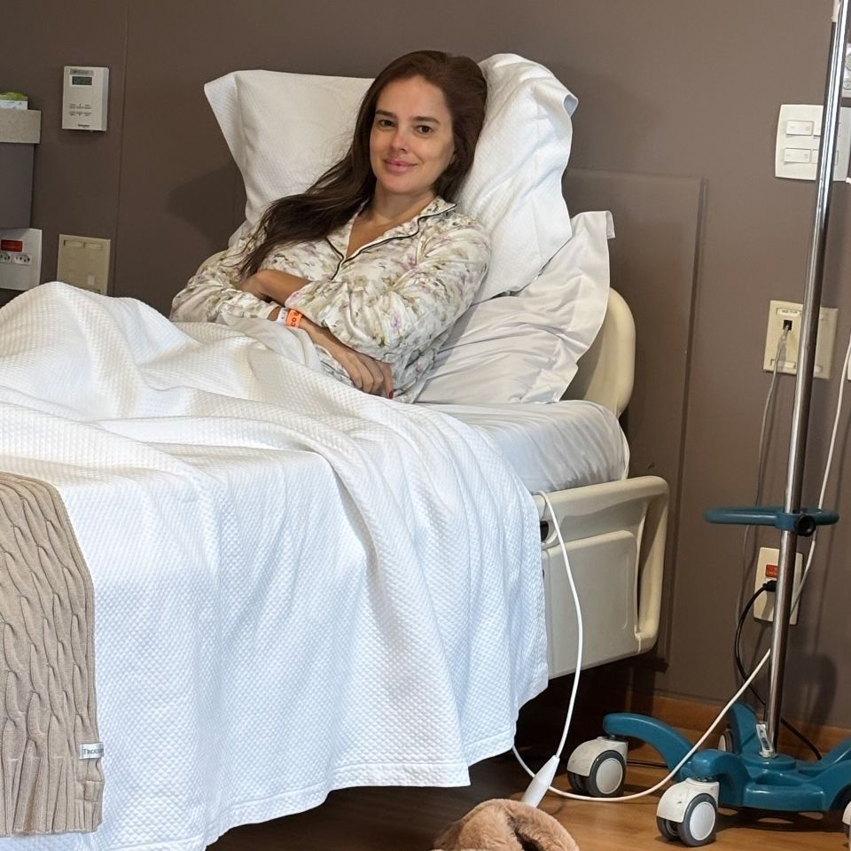 Prestes a retirar tumor, Vera Viel aparece em foto de Rodrigo Faro | CNN Brasil