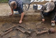 Arqueólogos se surpreendem com estado de esqueletos vikings na Dinamarca