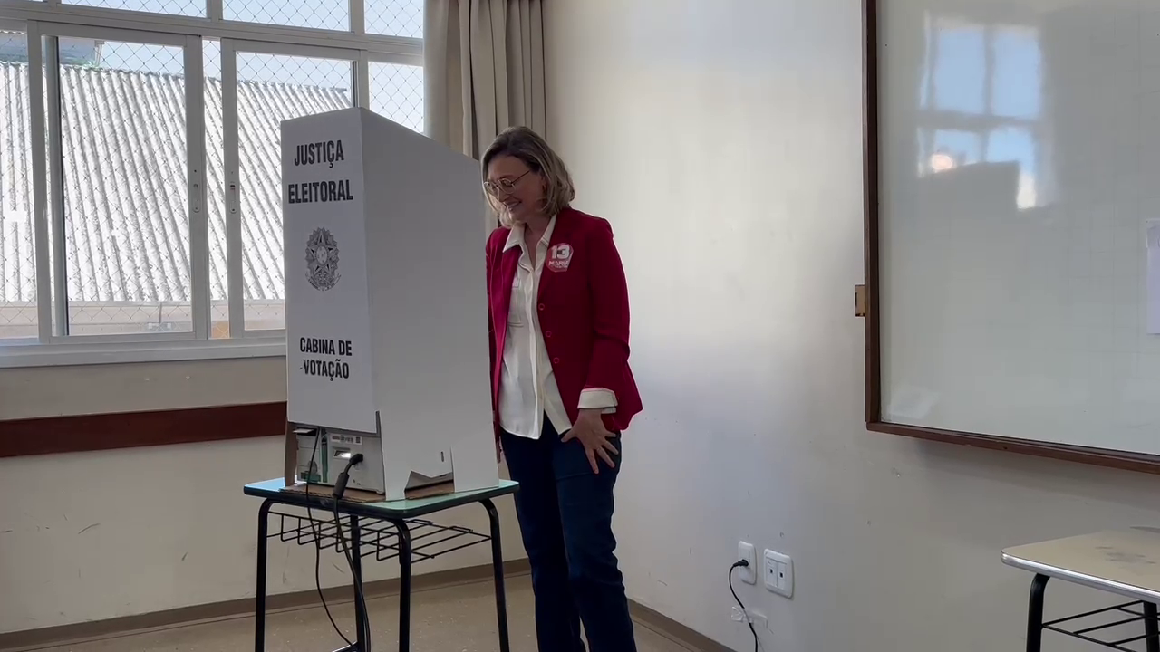 Maria do Rosário vota em Porto Alegre • Camila Santos