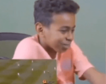 Yamal reage vídeo com lances de Ronaldinho