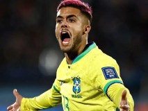 Yan Couto com cabelo rosa