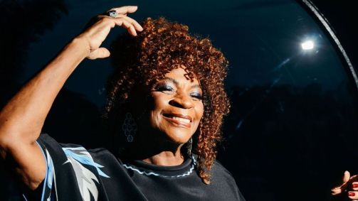 Zezé Motta é destaque no desfile da marca Apartamento 03 na SPFW N58