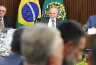 Apesar de amplo apoio petista, governo ainda não encampa PEC pelo fim da escala 6x1