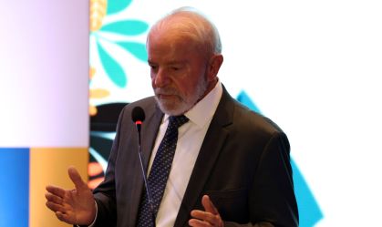 Em meio a discussão sobre cortes, Lula diz ser “proibida a palavra gasto” quando se falar em educação