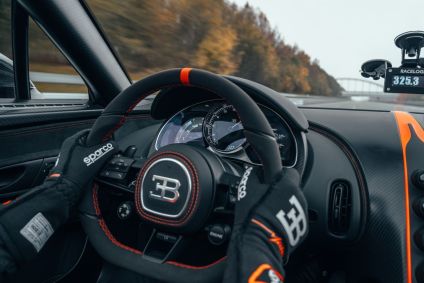 O piloto oficial da Bugatti, Andy Wallace