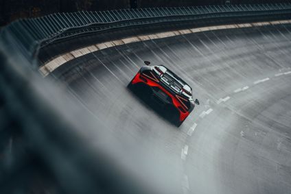 O teste foi realizado em uma pista na Alemanha, em Papenburg