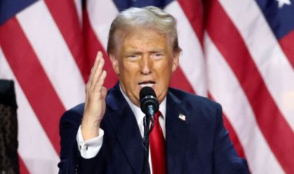 Defesa de Trump pede que caso sobre suborno seja rejeitado agora que ele foi eleito