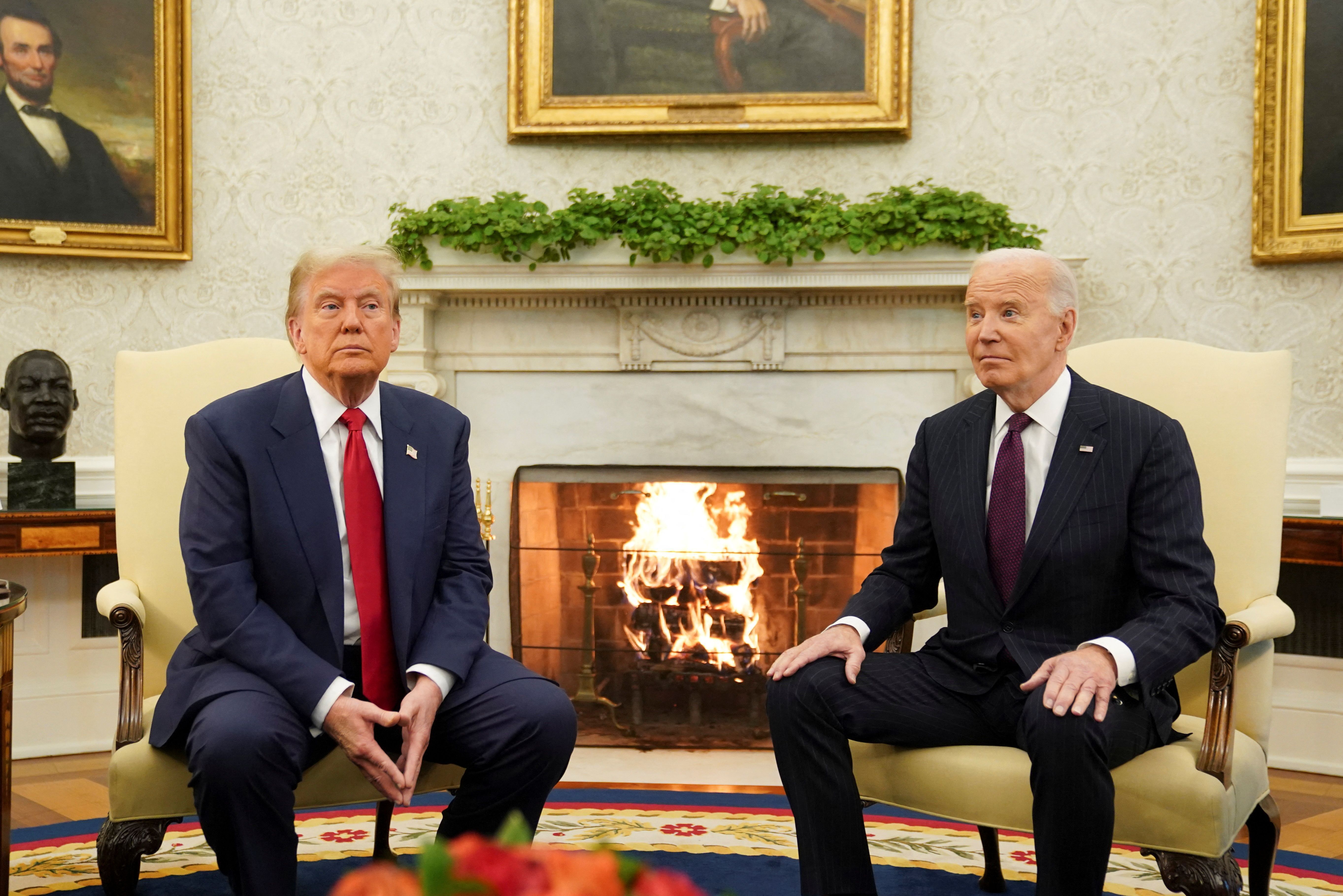 Presidente dos EUA, Joe Biden, recebe o presidente eleito, Donald Trump, no Salão Oval da Casa Branca