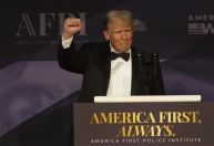 Trump celebra vitória dos republicanos na Casa Branca, Câmara o Senado nos EUA