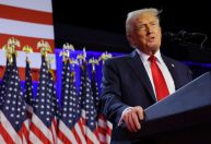 Texas oferece terreno para ajudar Trump a construir centro de deportação
