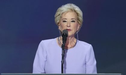 Trump nomeia ex-CEO da WWE, Linda McMahon, como secretária de Educação